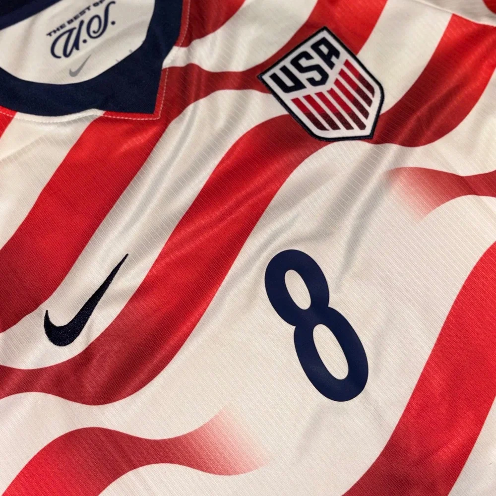 Nike USMNT Weston McKennie 8 Soccer Jersey Mens Large Red White Wavy Stripe NEW